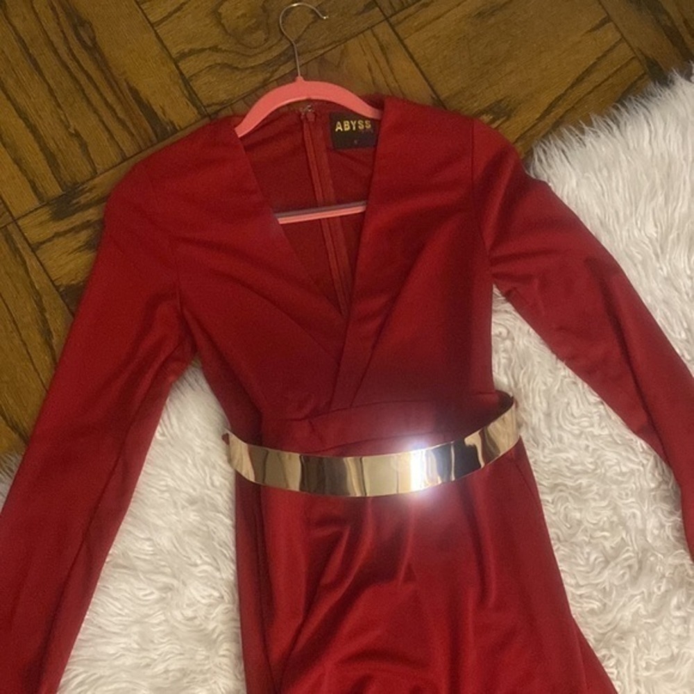Abyss by Abby
SLEEVE PLUNGE V
NECK Gold BELTED DOUBLE HIGH SLIT MAXI Red DRESS S - Picture 2 of 14